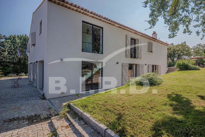 Image No.12-6 Bed House for sale