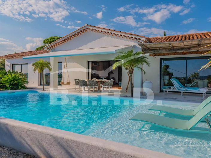 Image No.1-4 Bed House for sale