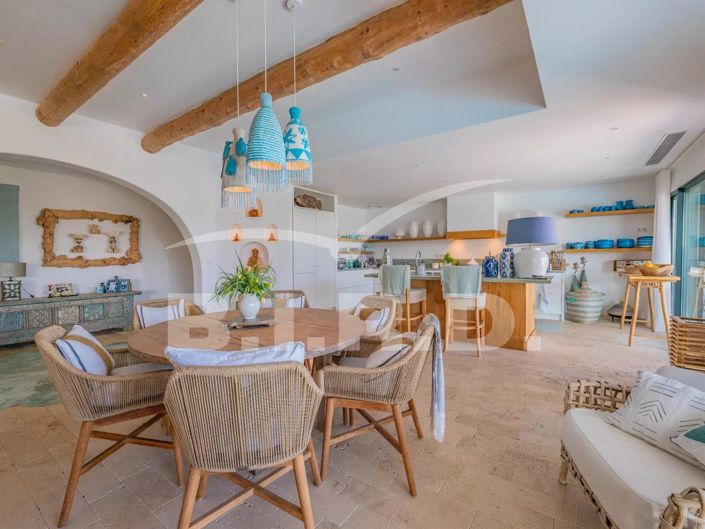 Image No.7-4 Bed House for sale