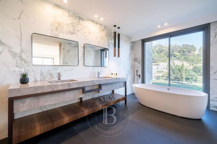 Image No.10-5 Bed House for sale