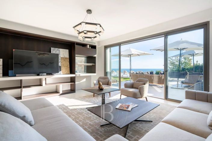 Image No.13-5 Bed House for sale