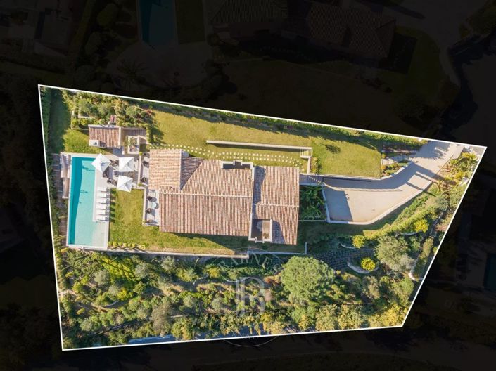 Image No.26-5 Bed House for sale