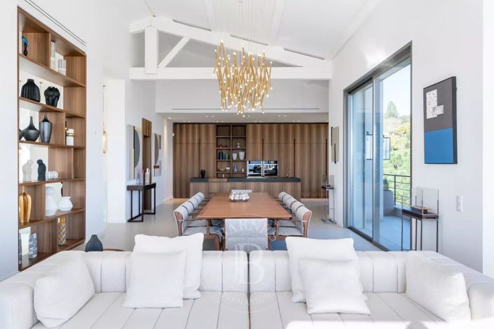 Image No.3-5 Bed House for sale