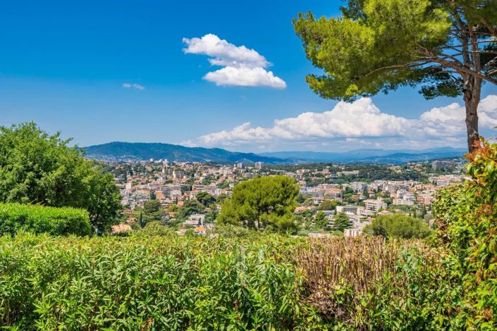 Image No.17-4 Bed House for sale