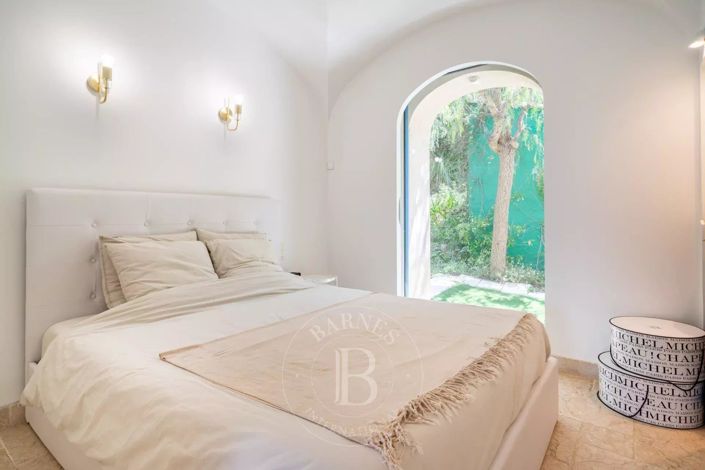 Image No.7-4 Bed House for sale