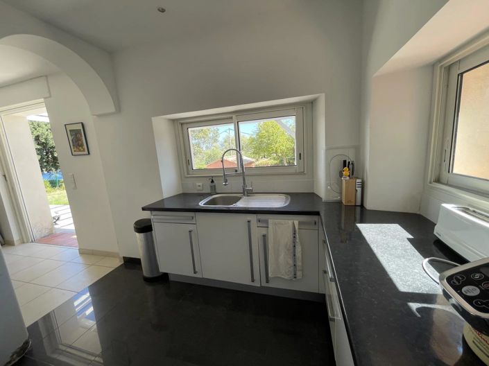 Image No.6-3 Bed House for sale