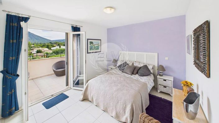 Image No.9-2 Bed House for sale