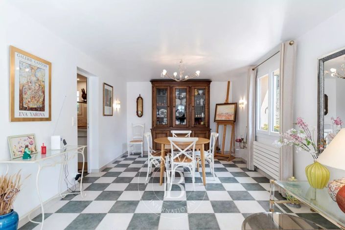 Image No.10-4 Bed House for sale