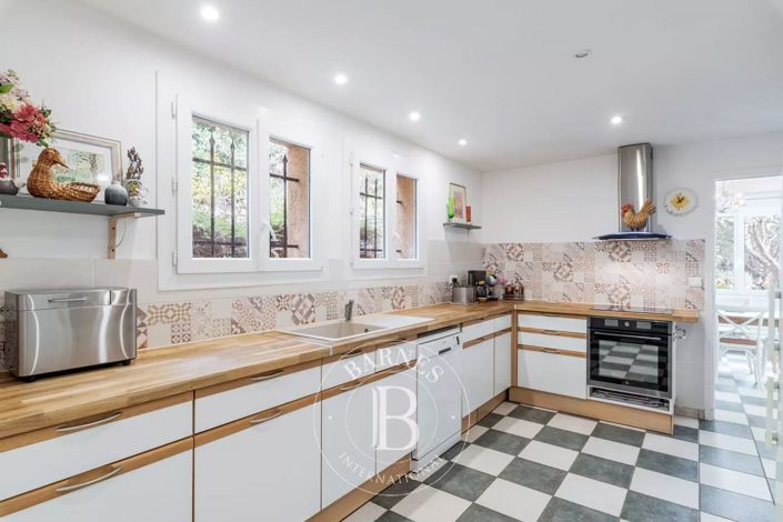 Image No.12-4 Bed House for sale