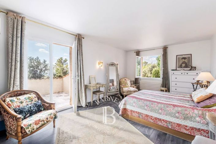 Image No.13-4 Bed House for sale