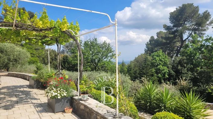 Image No.6-4 Bed House for sale