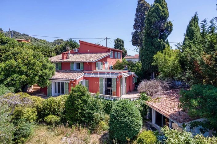 Image No.1-6 Bed House for sale