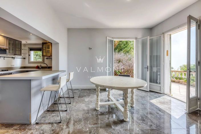 Image No.10-6 Bed House for sale