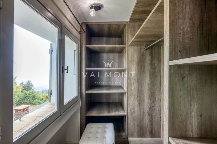 Image No.22-6 Bed House for sale