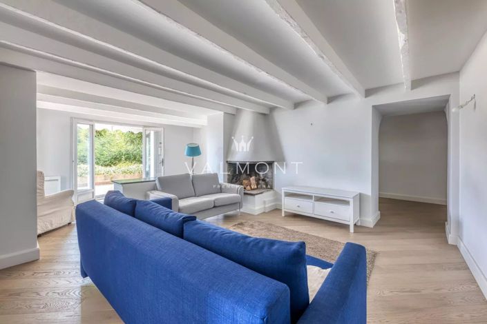 Image No.8-6 Bed House for sale