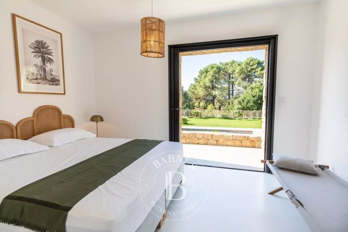 Image No.5-4 Bed House for sale