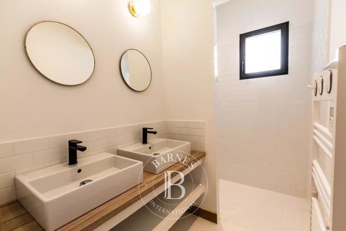 Image No.6-4 Bed House for sale