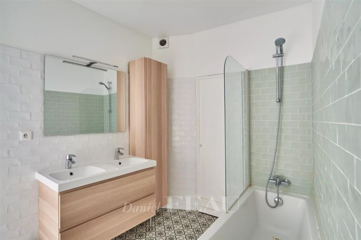 Image No.12-3 Bed Apartment for sale