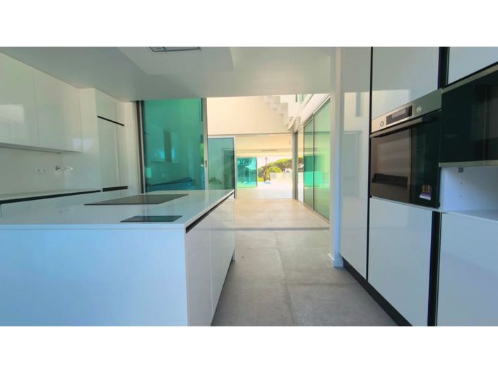 Image No.10-3 Bed House for sale