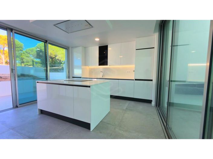 Image No.16-3 Bed House for sale