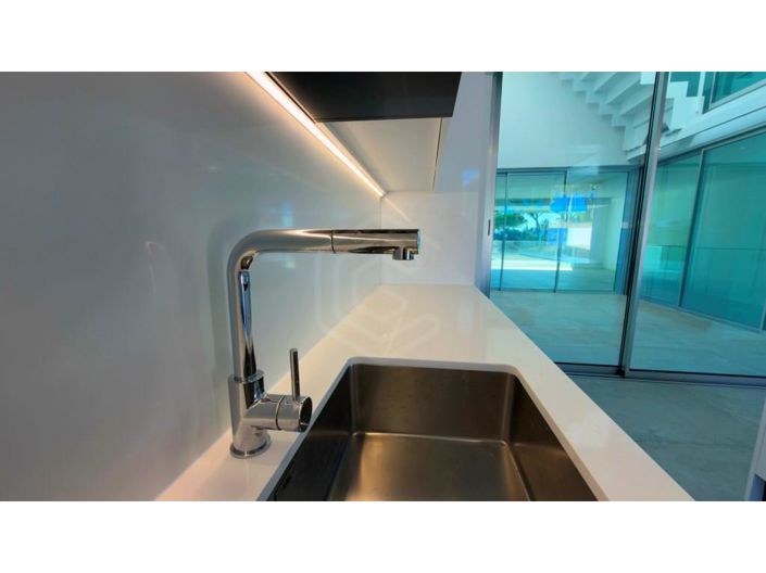 Image No.19-3 Bed House for sale