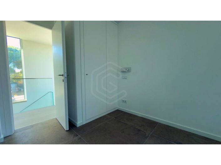 Image No.36-3 Bed House for sale