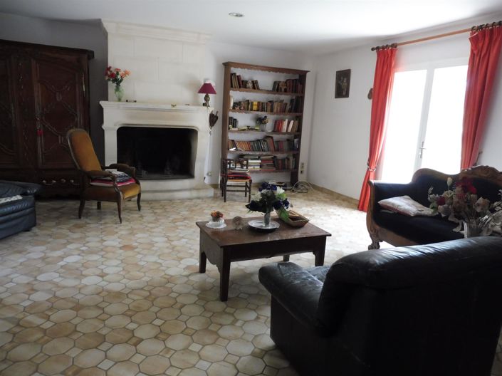 Image No.10-4 Bed House for sale