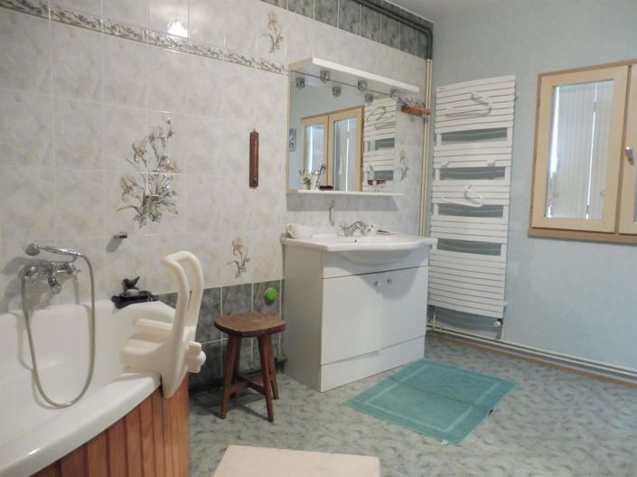 Image No.17-4 Bed House for sale