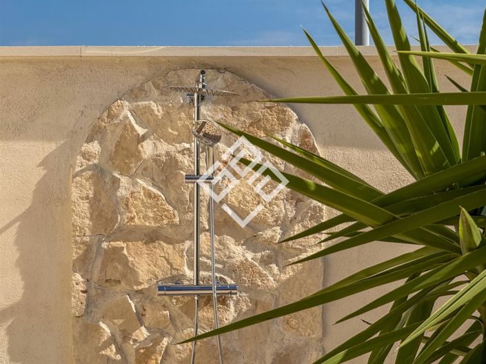 Image No.16-3 Bed House for sale