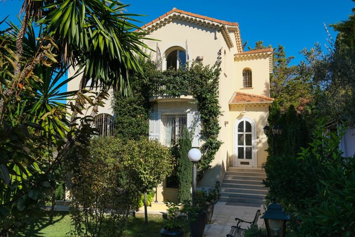 Image No.2-4 Bed House for sale