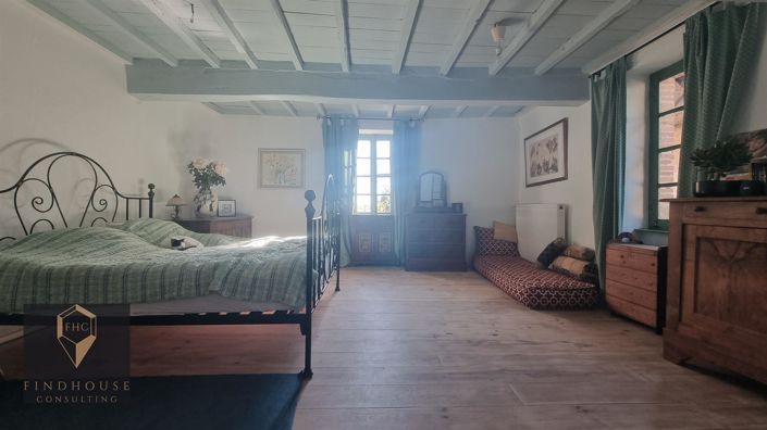 Image No.10-5 Bed House for sale