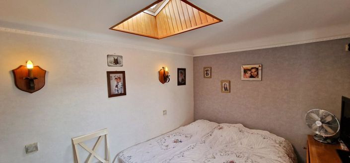 Image No.17-4 Bed House for sale