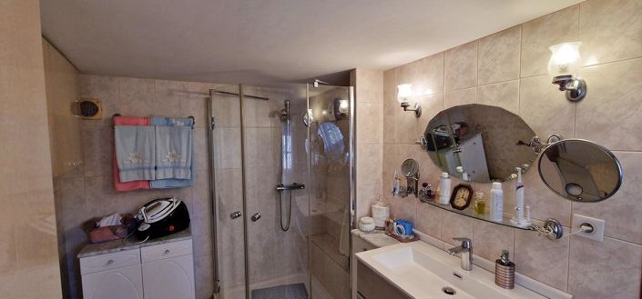 Image No.20-4 Bed House for sale