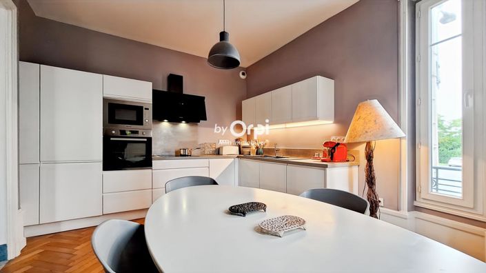 Image No.6-6 Bed House for sale