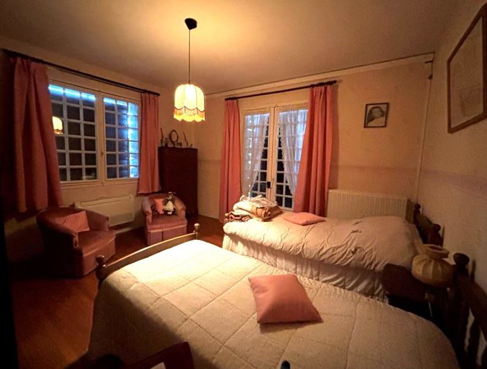 Image No.8-3 Bed House for sale