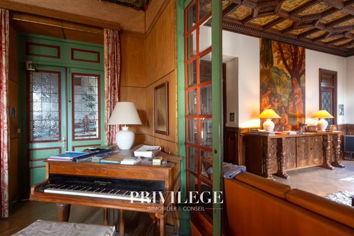 Image No.20-7 Bed House for sale