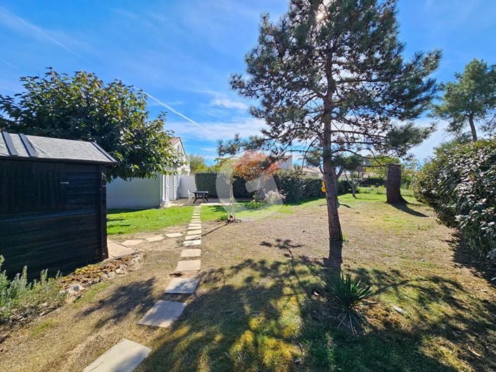 Image No.8-1 Bed House for sale