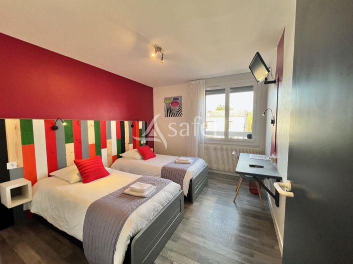 Image No.10-25 Bed House for sale