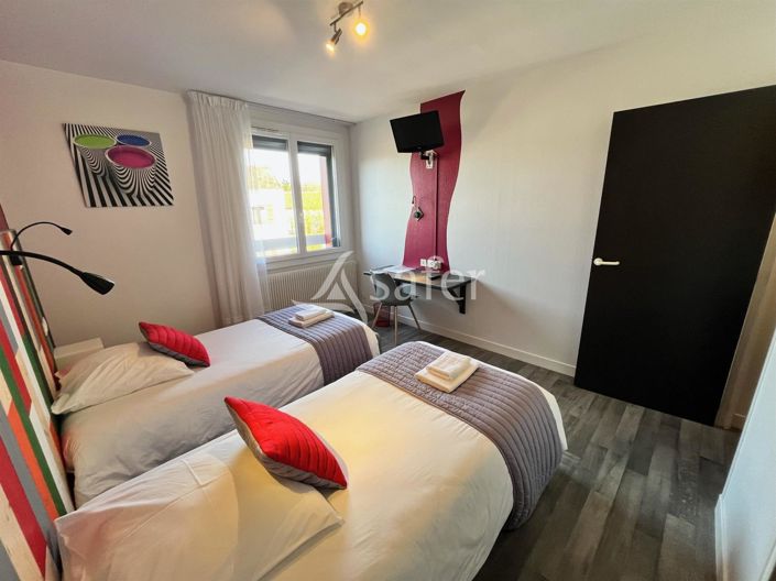 Image No.9-25 Bed House for sale