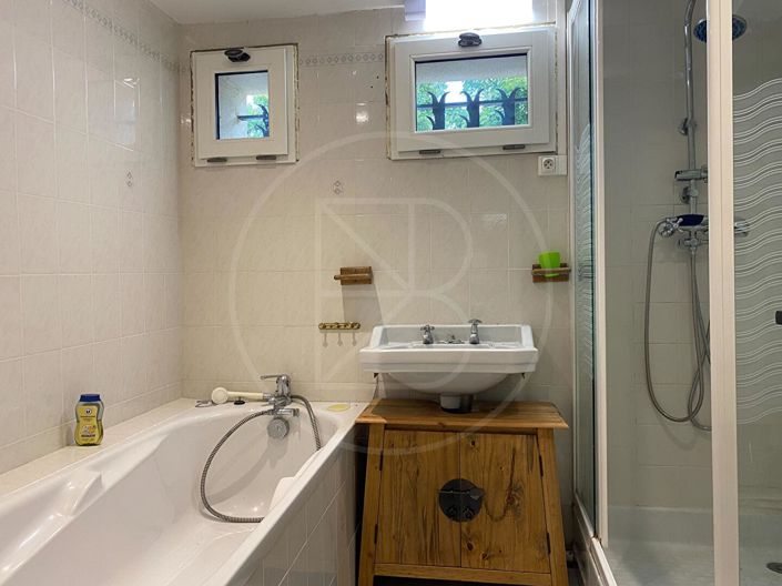 Image No.11-5 Bed House for sale