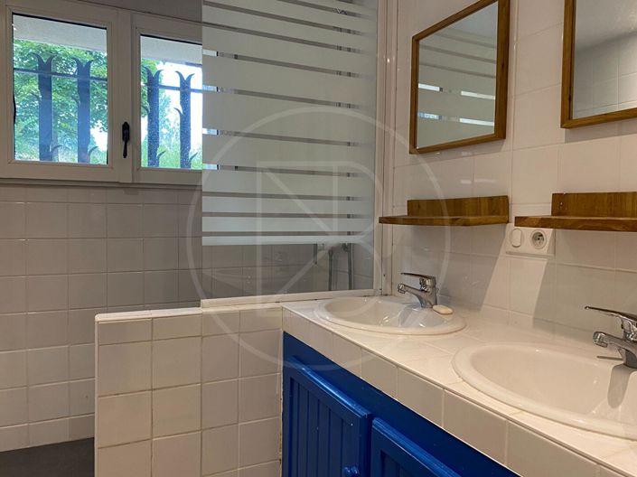 Image No.9-5 Bed House for sale