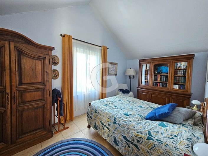 Image No.10-2 Bed House for sale