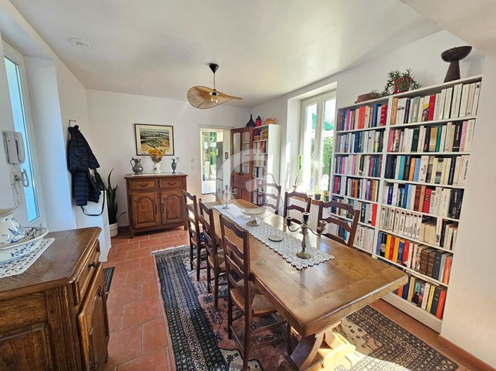 Image No.6-2 Bed House for sale