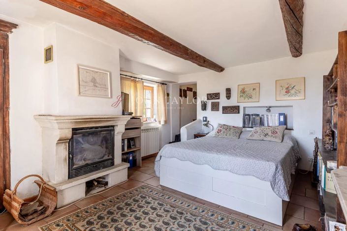 Image No.16-7 Bed House for sale