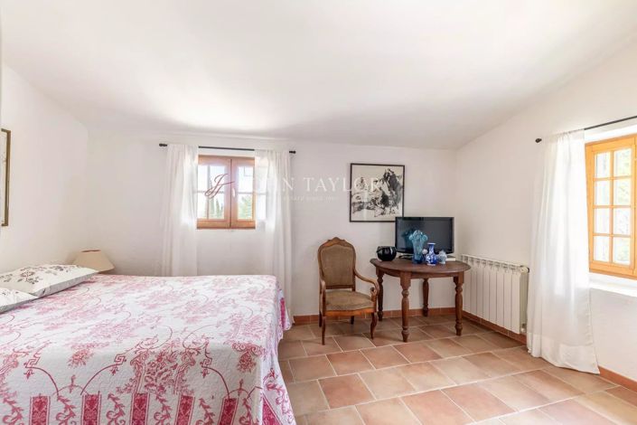 Image No.17-7 Bed House for sale