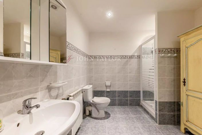 Image No.20-7 Bed House for sale