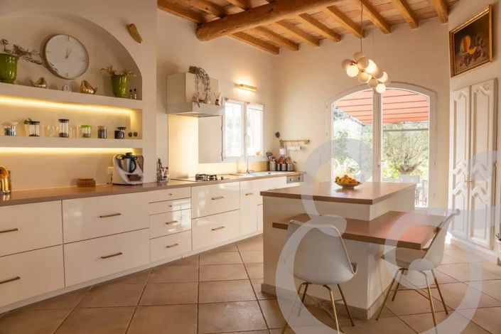 Image No.17-4 Bed House for sale