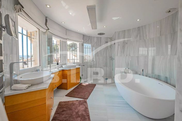 Image No.12-5 Bed House for sale