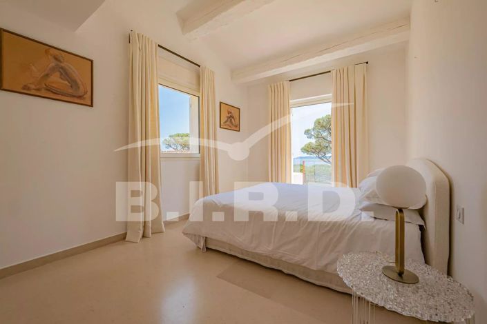 Image No.14-5 Bed House for sale