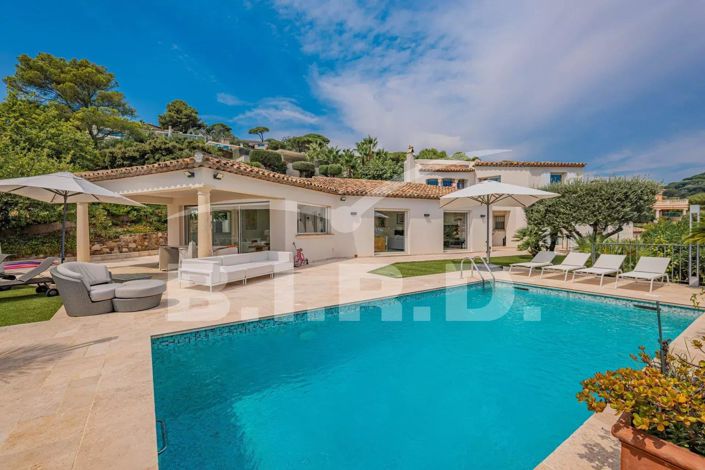 Image No.2-5 Bed House for sale